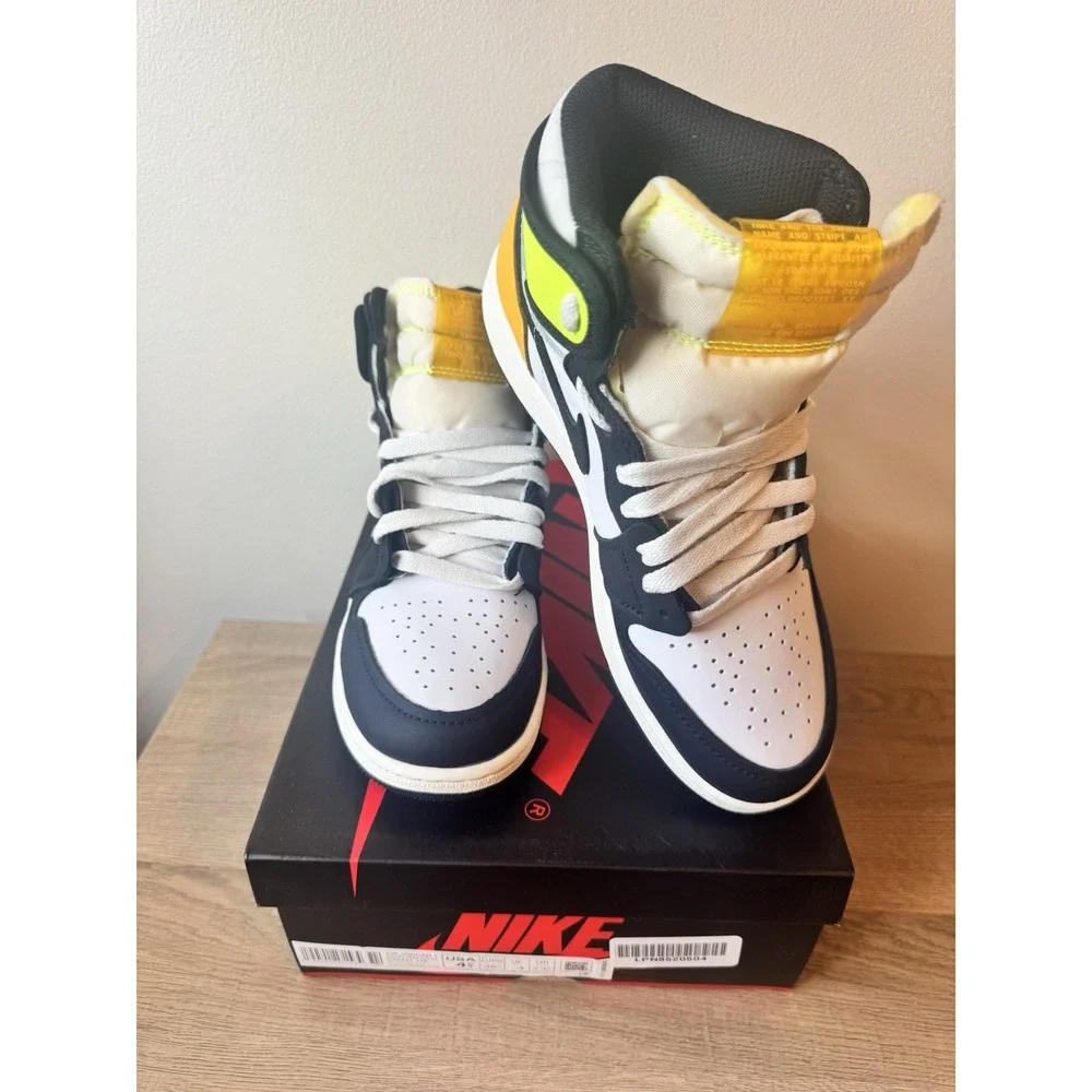 Air Jordan 1 Big Kids Retro High OG Sneakers Volt Gold 555088-118‎ Size 4.5y